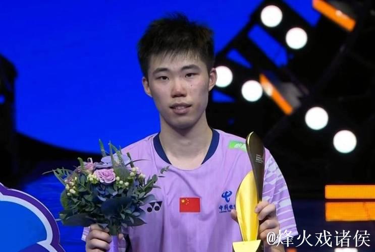 中国羽毛球大师赛 翁泓阳战胜林俊易获得男单冠军 中国羽毛球大师赛 翁泓阳战胜林俊易获得男单冠军